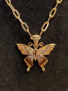 Genuino Real Oro 18Karat Colgante Dije Diseño Mariposa con Piedras Sapp 5.6 gms - Imagen 1 de 9