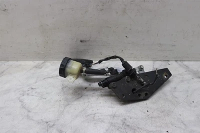 Главный цилиндр заднего тормоза 2009-2015 Kawasaki Voyager 1700 с педалью  - Изображение 1 из 4