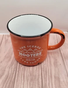 HOOTERS Tazza Caffè TAZZA Ceramica The Icebox 2019 Lake Tahoe 4" ARANCIONE NUOVA Retrò - Foto 1 di 3