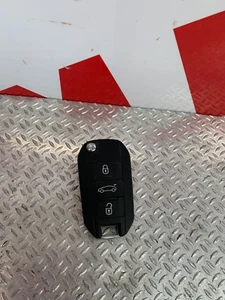GENUINE VAUXHALL 3 BUTTON REMOTE FLIP KEY FOB 9811802277 VAUXHALL SPARE KEY FOB - Picture 1 of 4
