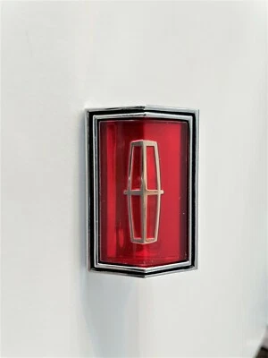 1982-87 LLINCOLNCONTINENTAL NOS OEM РЕШЕТКА ЭМБЛЕМА ЗНАЧОК ОРНАМЕНТ E25B-8C021-AA  - Изображение 1 из 4