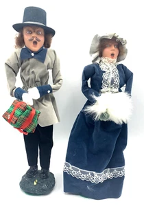 Christmas Carolers Figurines Male and Female Couple - Picture 1 of 9