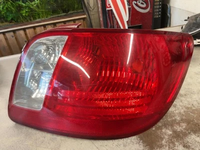Conjunto de lanterna traseira KIA RIO SEDAN direita 06 07 08 09 10 11 LÂMPADA TRASEIRA DIREITA AFTRMTT - Imagem 1 de 3