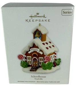 NIB Noelville Schoolhouse Hallmark Keepsake Ornament 2012 QX8014 - 7th in Series - Picture 1 of 7