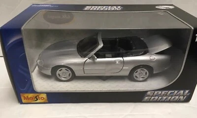 1:24 MAISTO EDICIÓN ESPECIAL 1996 JAUGUAR XK8 CONVERTIBLE PLATEADO METÁLICO Foto 1 de 4