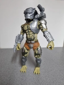Figura de cañón de hombro Lanard Toys 12" verde depredador con luz - Imagen 1 de 6