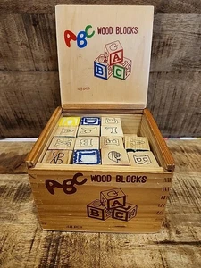 Bloques de madera vintage ABC Picture en caja de madera 46 piezas*Faltan 2 bloques* - Imagen 1 de 3