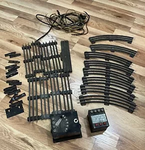 17pc. LIONEL TRAIN Track SET w/Multivolt & Whistle Controller - !Needs Work! 2C - Picture 1 of 4
