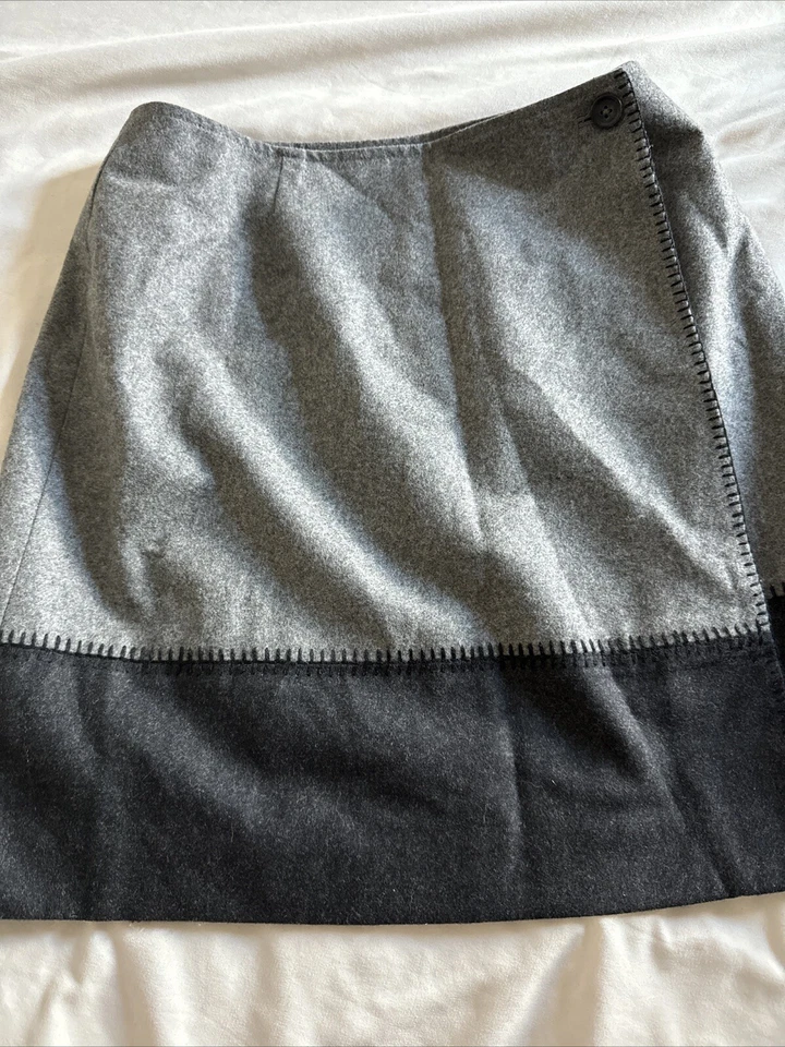 Falda manta de lana Ann Taylor talla 4 forrada envolvente bordada puntada en contraste gris Foto 1 de 4
