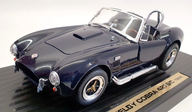 Road Legends 1/18 Scale Model Car 92058 - 1964 Shelby Cobra 427 S/C - Image 1 of 4