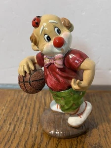 Vintage Clown hält einen Korb Ball Harz Figur - Bild 1 von 7