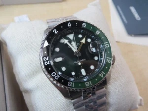 Reloj mecánico automático SEIKO 5 Sports SBSC019 SKX serie GMT verde Japón🔥 - Imagen 1 de 21
