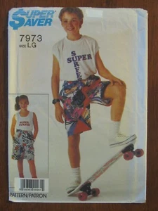 SIMPLICITY PATTERN - 7973 GIRL & BOYS SURFER SHORTS BERMUDA LG (65-67cm) UNCUT - Picture 1 of 2