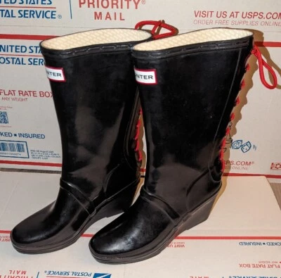 Botas de cuña Hunter Verbier negras rojas con cordones goma lluvia talla 7 artículo #301857 Foto 1 de 4