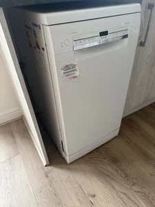 BOSCH Slimline Dishwasher (Serie 2) £250 (Negotiable) - Picture 1 of 3