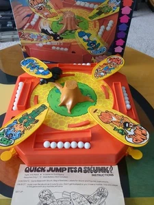Vintage 1980 Quick Jump It's A Skunk Hasbro Board Game In Outstanding Condition! - Picture 1 of 7
