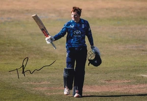 Cricket - Thomas Rew - Hand Signed A4 Photograph - England - COA - Picture 1 of 1
