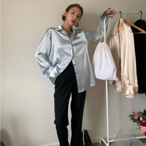 Damen Kunstseide Hemd Satin Retro Tops Knopfleiste Bluse Party Büro Arbeit - Bild 1 von 13