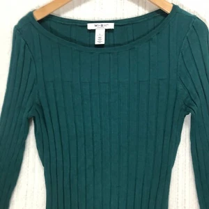 Top tejido acanalado WHBM cuello barco manga larga puño con botones verde talla L - Imagen 1 de 8