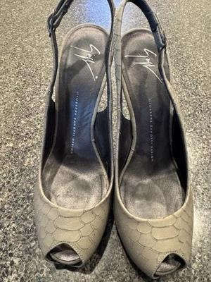 Tacones para mujer Guiseppe Zanotti 38,5 Foto 1 de 4