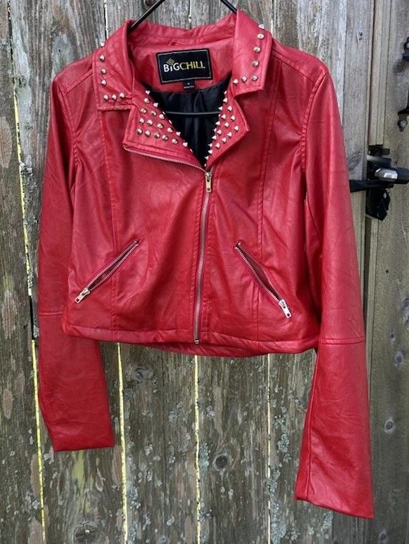 Chaqueta de moto Big Chill de cuero sintético rojo tachonado talla M gótica steampunk Foto 1 de 4