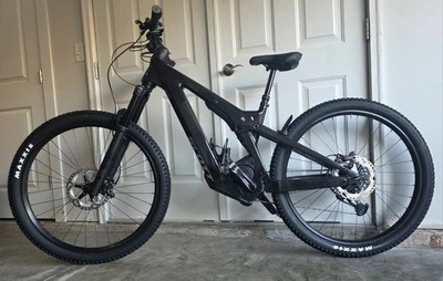 Scott Strike eRIDE 900 EVO 2024... Carbono negro. Talla pequeña. Excelente estado Foto 1 de 4