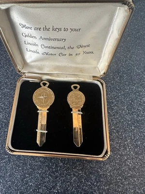 Llaves doradas Lincoln Continental 50 aniversario sin cortar 1921-1971 Foto 1 de 4