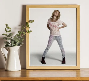 Brie Larson : 10"x8" Professional Photo - Picture 1 of 2