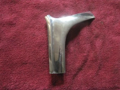 Moldura parabrisas Ford Galaxy 60 esquina superior derecha 1960 Foto 1 de 4