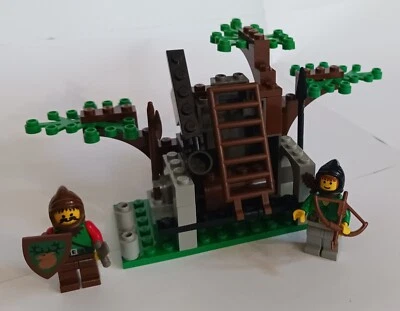 LEGO - 6024 Castle Complete NO Manual NO Box - Image 1 of 3