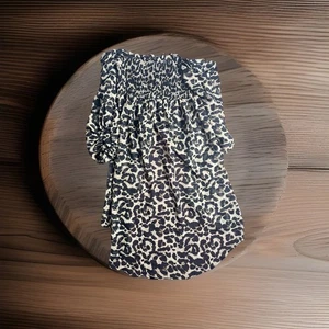 live 4 truth Damen (M) Bluse Leopardenmuster mit passender grauer Mütze - Bild 1 von 14
