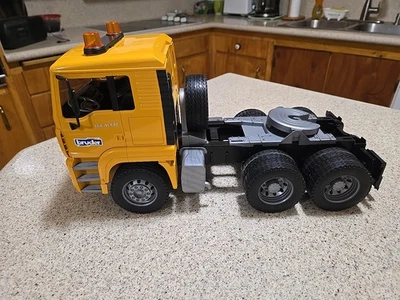 Bruder Low Loader Semi Truck Yelllow TGA 41.440 - Image 1 of 4