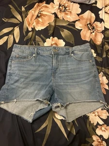 Torrid Shorts Jeans Perfect 5” Short Vintage Stretch Light Blue Size 14 - Picture 1 of 5
