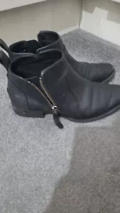 USED Womens UGG Boots Size 6.5 - Picture 1 of 3