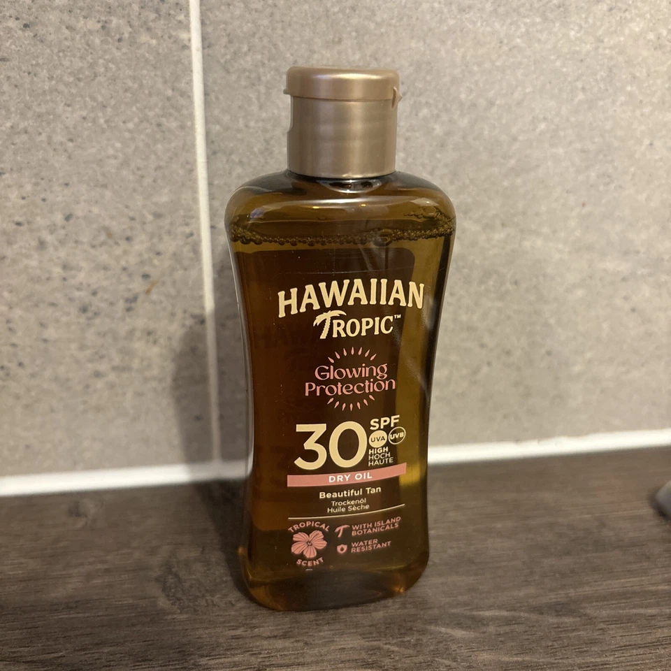 Hawaiian Tropic SPF 30 Protective Dry Sun Oil 100ml Travel  - Image 1 of 4