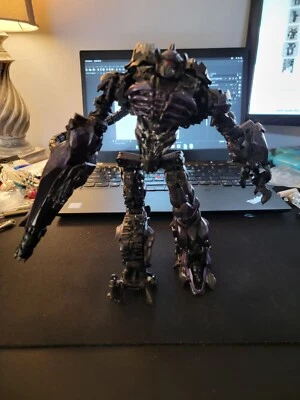 Authentic Hasbro Transformers Studio Series 56 Leader Shockwave Incomplete - Image 1 of 4