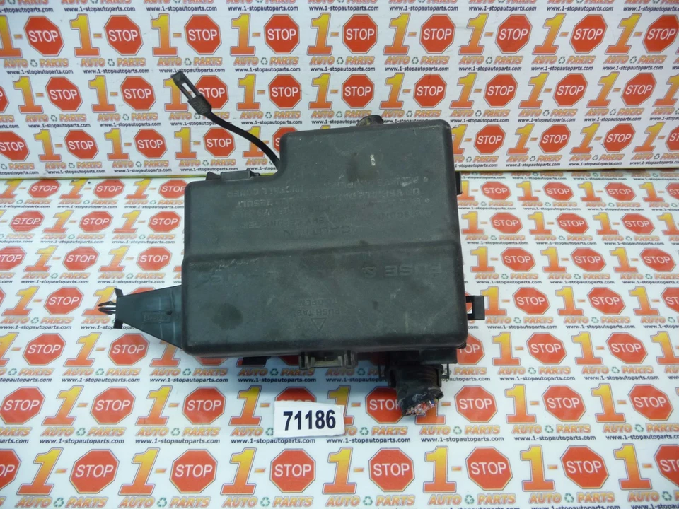 2004 04 DODGE NEON 2.0L ENIGNE FUSE RELAY JUNCTION BOX 04795361AB OEM - Image 1 of 4