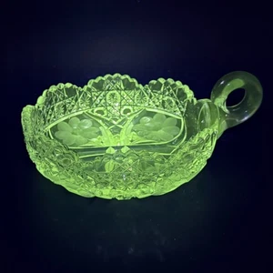 ABPG geschliffenes Glas Windelgriff Blumen Sägezahnrand (Manganganglas) - Bild 1 von 6