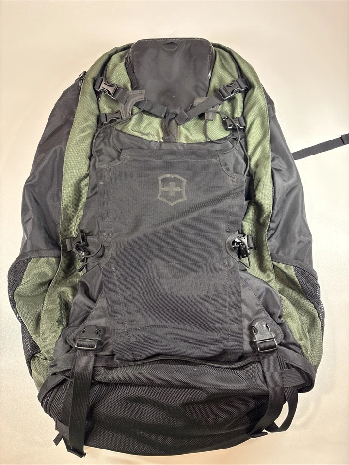 Mochila Victorinox - Expedition Conversion Verde y Negro - 28x15x10 pulgadas XL Viaje Foto 1 de 4