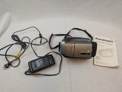 Panasonic PV-L678D  Palmsight VHS-C Analog Camera Camcorder Palmcorder Bundle - Image 1 of 4