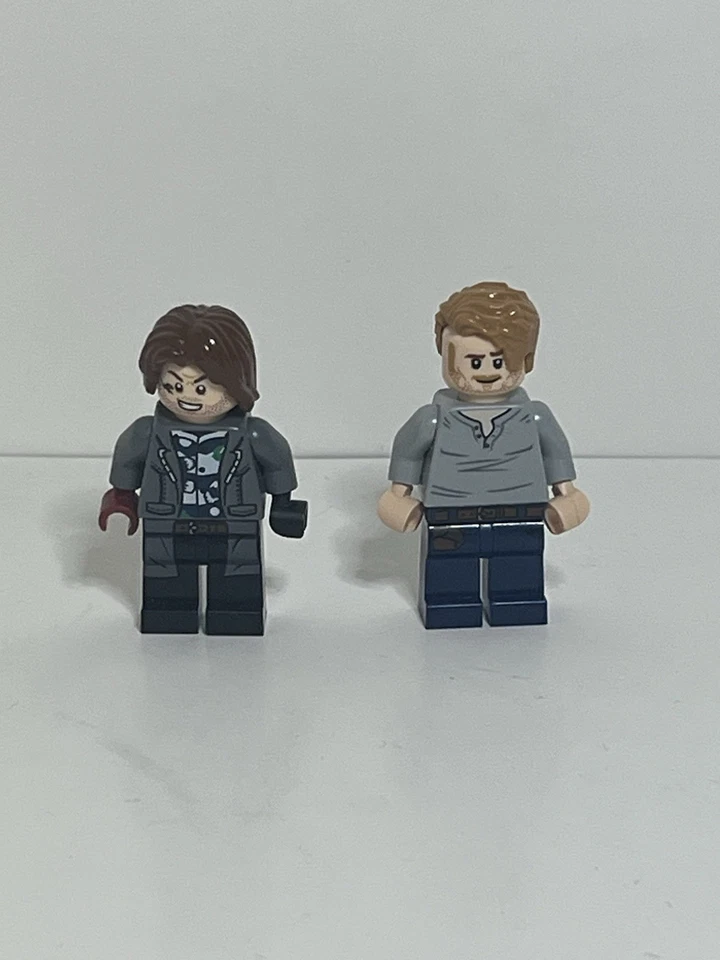 LEGO Jurassic World 76945 - Figure Set - jw077 Rainn Delacourt & jw048 Owen - Image 1 of 2