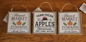 Juego de 3 letreros de manzanas y calabazas de cosecha de otoño madera pintada y yute 5x5x1/8" nuevos con etiquetas - Imagen 1 de 8