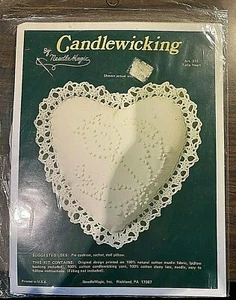 Vintage TULIP Heart Pillow Candlewicking Kit - Needle Magic 310 - Muslin cotton - Picture 1 of 3