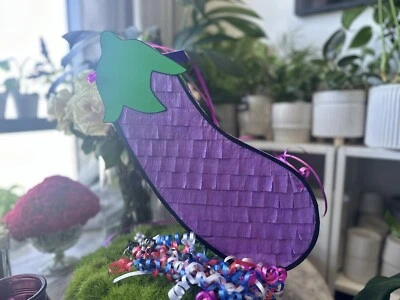 Eggplant Emoticon Piñata Pinata — 第 1/4 张图片
