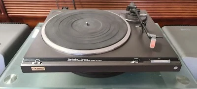 Technics SL-Q210 Giradischi al quarzo (senza coperchio) - Immagine 1 di 4