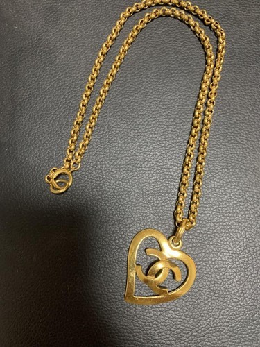 Collana CHANEL marchio cocco motivo cuore