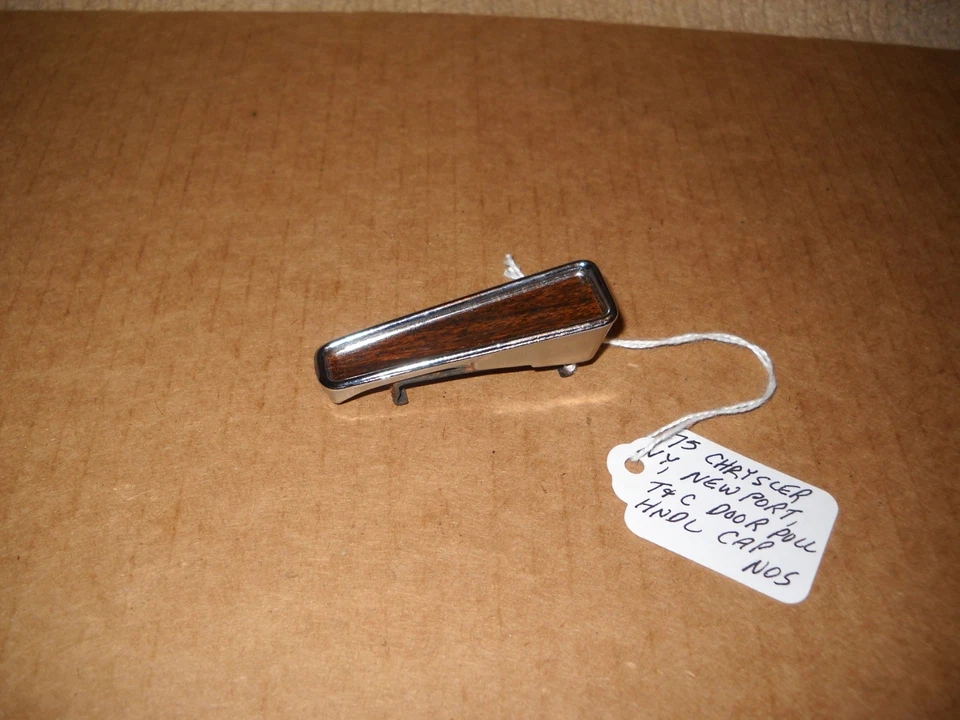 NOS Mopar 1975 Chrysler Newport New Yorker T & C Inside Door Pull Handle Cap - Image 1 of 1