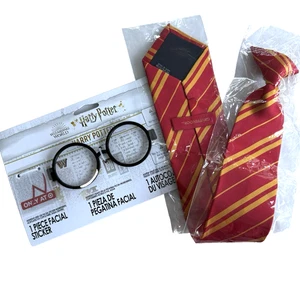 Wizarding World Harry Potter Gryffindor Tie Glasses Bolt Sticker Halloween NEW - Picture 1 of 6