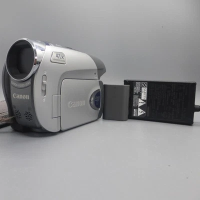 Canon DC311 Handheld DVD-RW Camcorder Silver Tested Full Working Set - Image 1 of 4