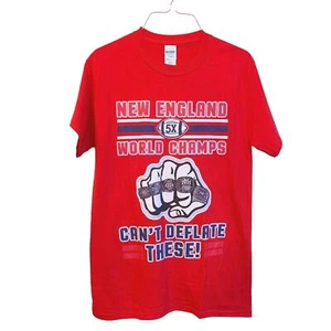 Camiseta Pequeña Para Hombre Nueva Inglaterra "Campeones del Mundo 5X" Novedad Camiseta Nueva - Imagen 1 de 6